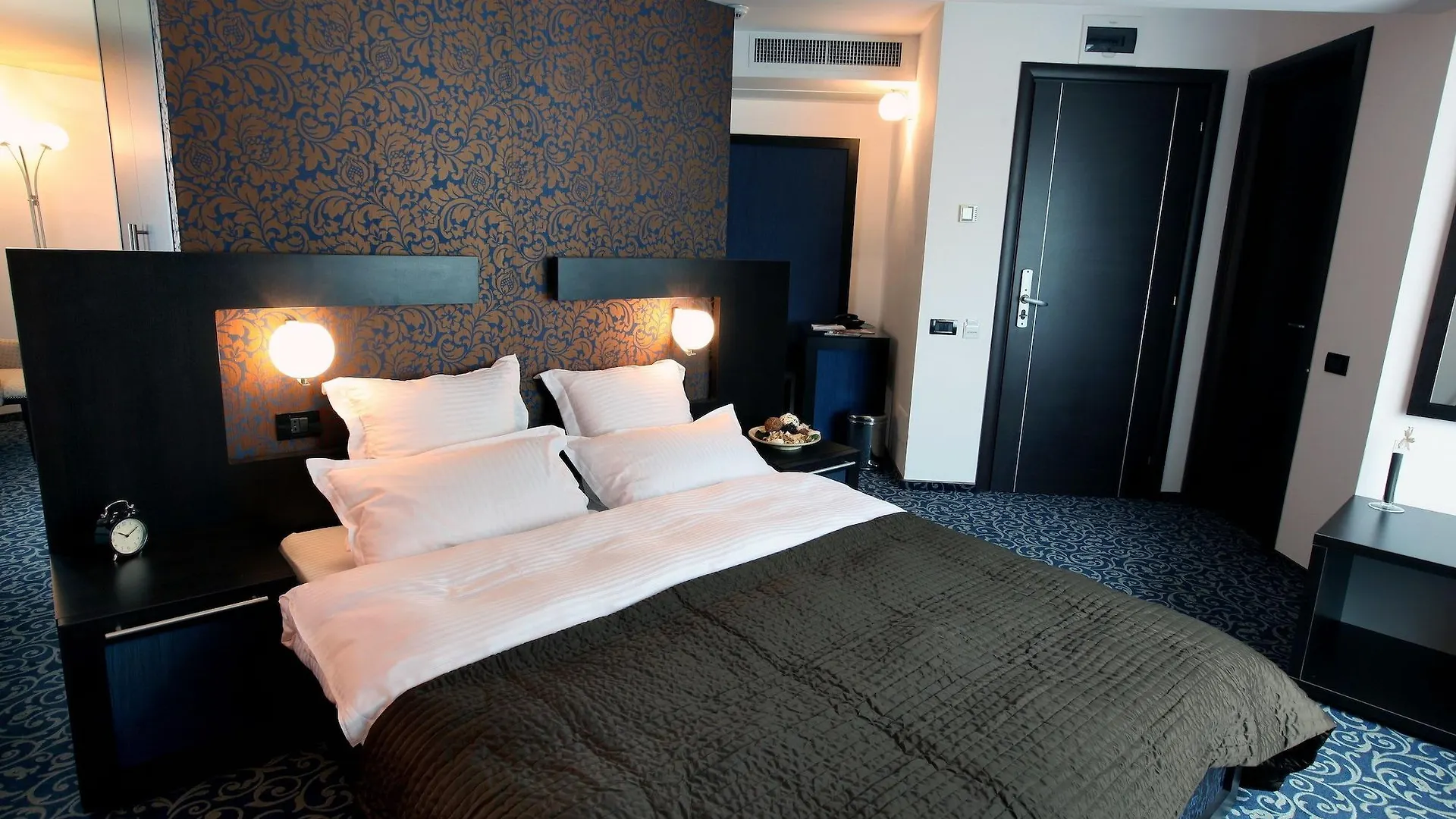 Ambiance Hotel Bukarest 3*,